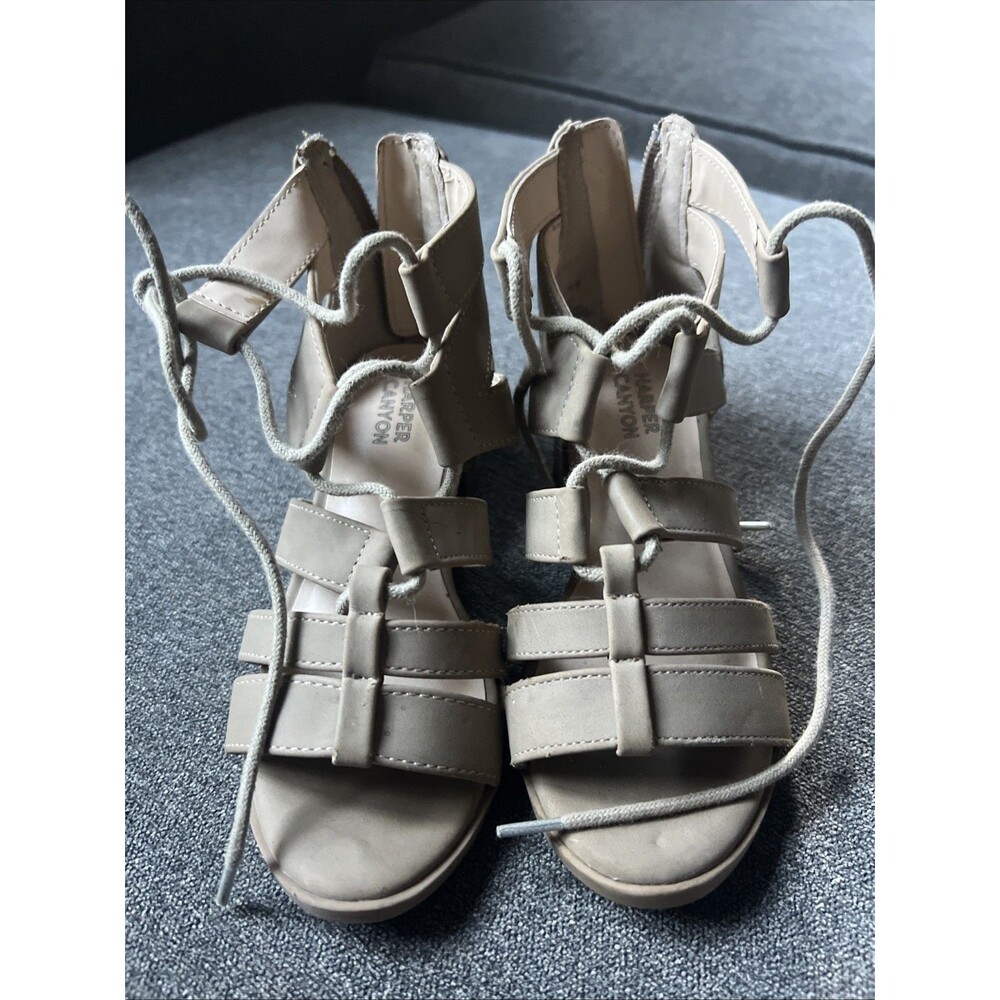 Harper Canyon Gladiator Sandals Kids Size 4 Beige Excellent Lace Up Block Heel